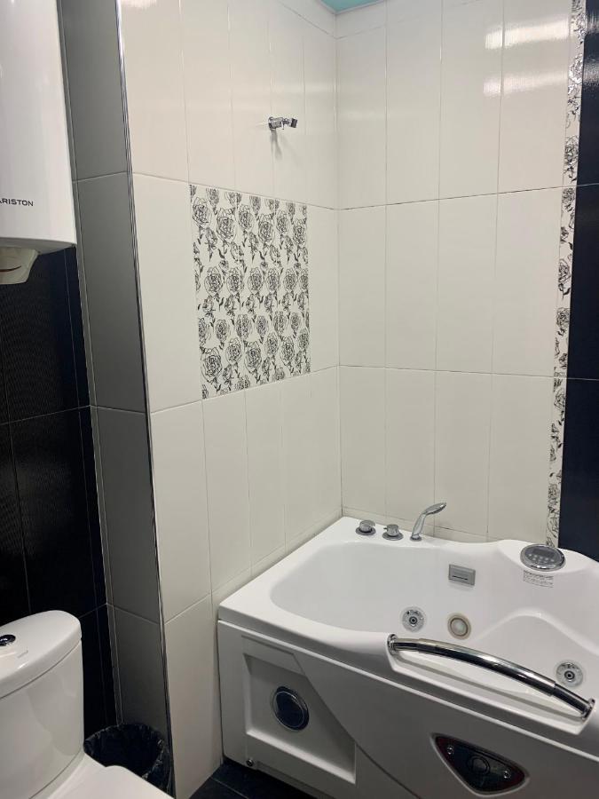 Appartement Luxury With Jacuzzi On Republic Square